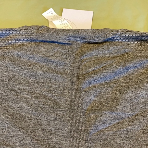 Fabletics Ruched Back L/S Top - Picture 6 of 6